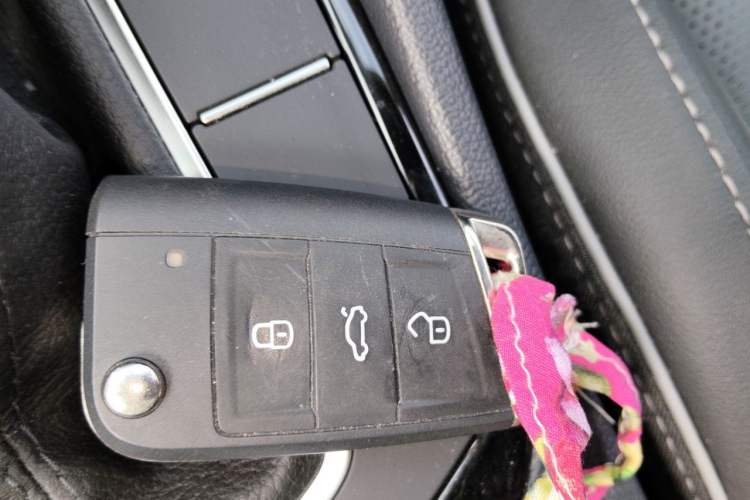 Used Volkswagen Sagitar 2024 300TSI DSG Excellence Edition Vehicle Key