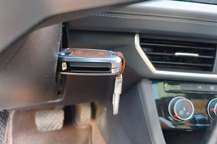 Used Volkswagen Sagitar 2024 300TSI DSG Flyover Edition Vehicle Key