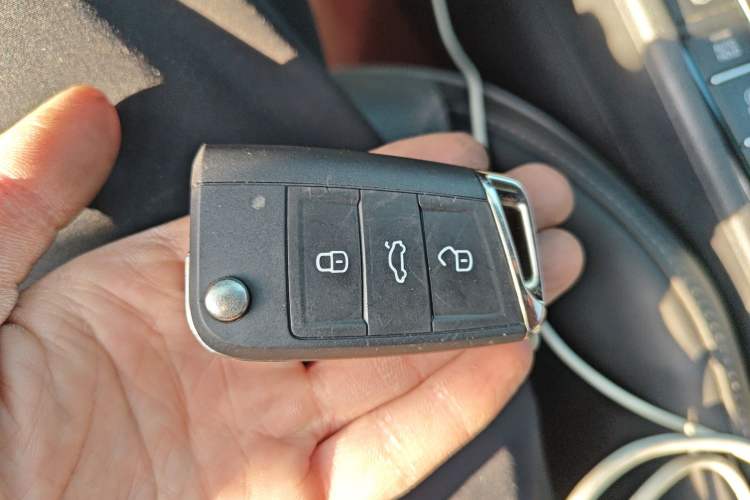 Used Volkswagen Sagitar 2024 300TSI DSG Excellence Edition Vehicle Key