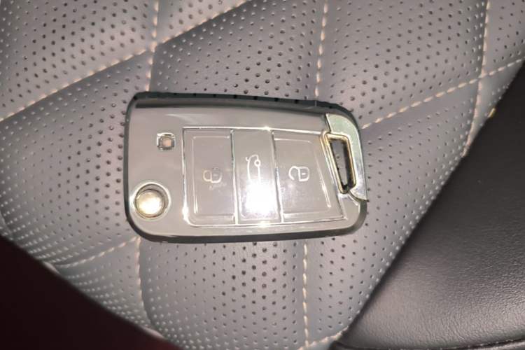 Used Volkswagen Sagitar 2024 300TSI DSG Excellence Edition Vehicle Key