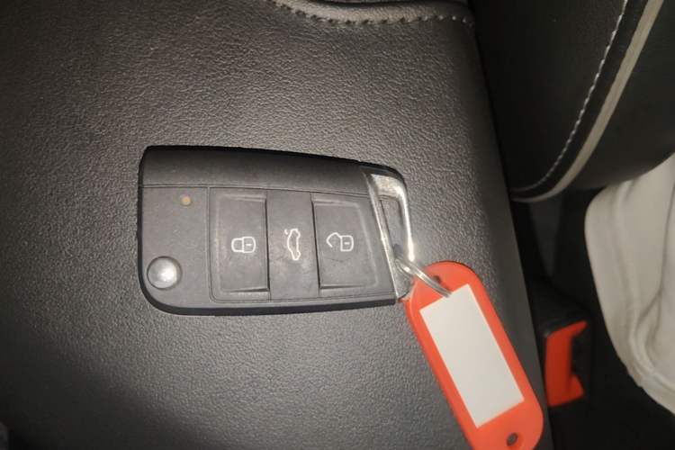 Used Volkswagen Sagitar 2024 300TSI DSG Excellence Edition Vehicle Key