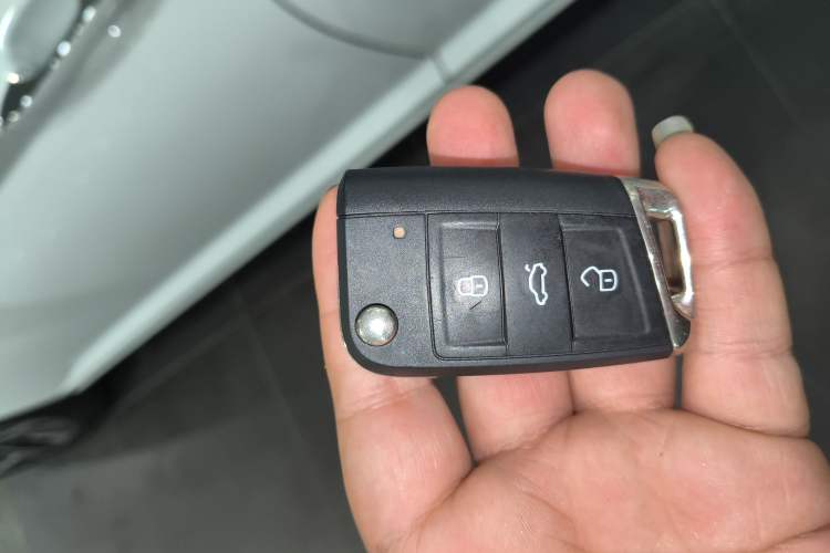 Used Volkswagen Sagitar 2024 300TSI DSG Excellence Edition Vehicle Key