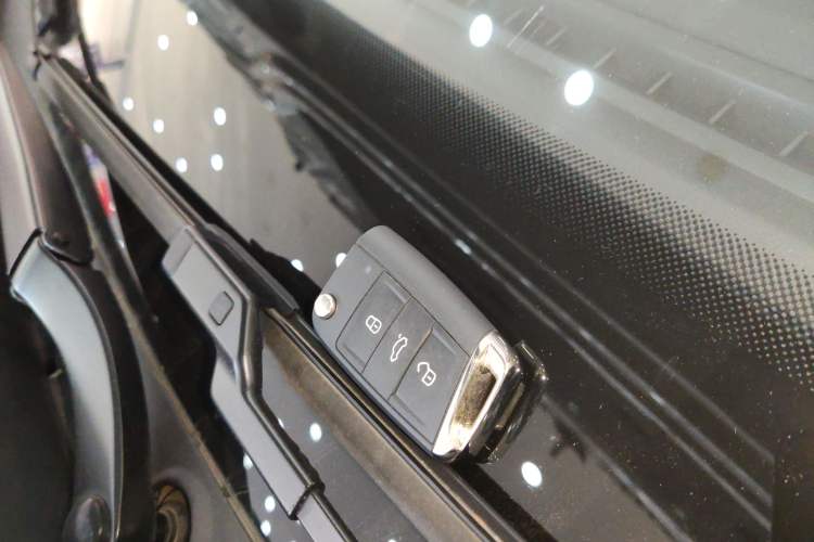 Used Volkswagen Sagitar 2024 300TSI DSG Excellence Edition Vehicle Key