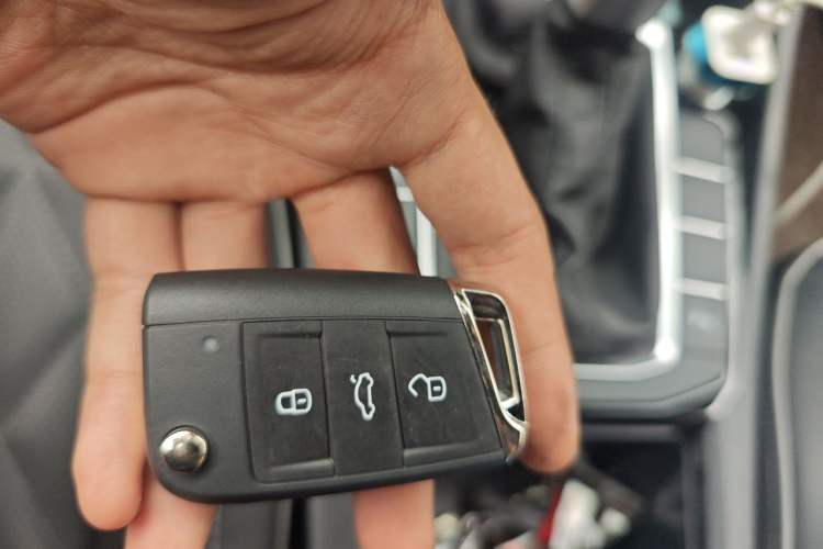 Used Volkswagen Sagitar 2024 300TSI DSG Excellence Edition Vehicle Key
