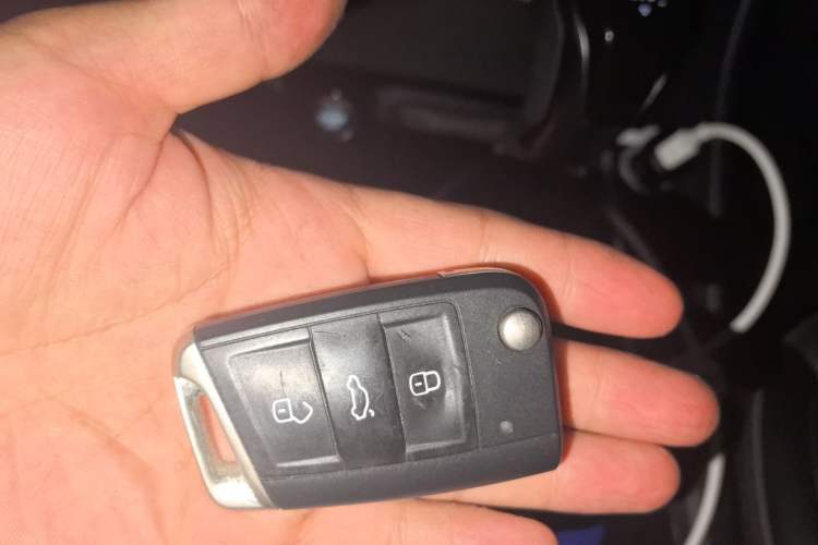 Used Volkswagen Sagitar 2024 300TSI DSG Excellence Edition Vehicle Key