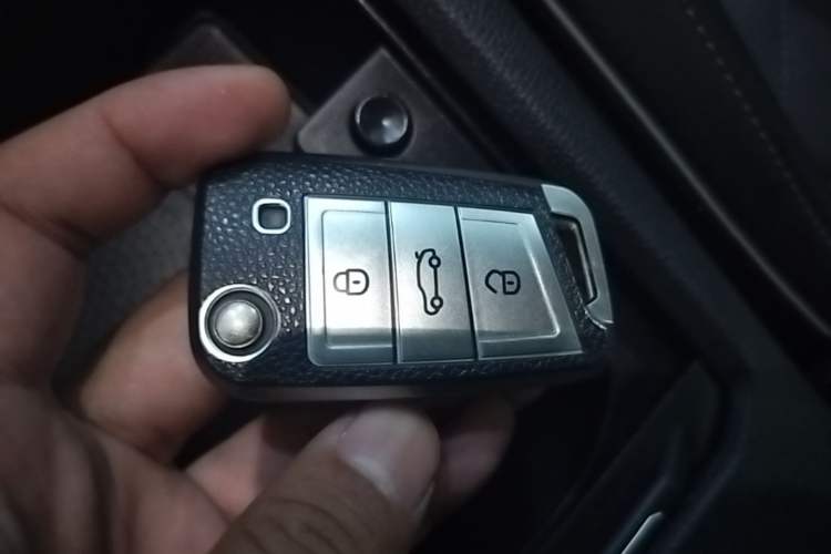 Used Volkswagen Sagitar 2024 300TSI DSG Excellence Edition Vehicle Key