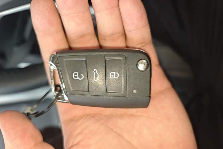 Used Volkswagen Sagitar 2024 300TSI DSG Excellence Edition Vehicle Key