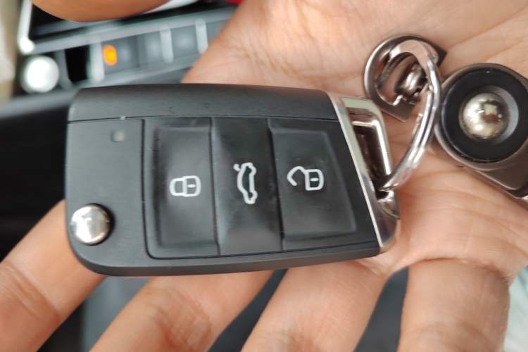 Used Volkswagen Sagitar 2024 300TSI DSG Excellence Edition Vehicle Key