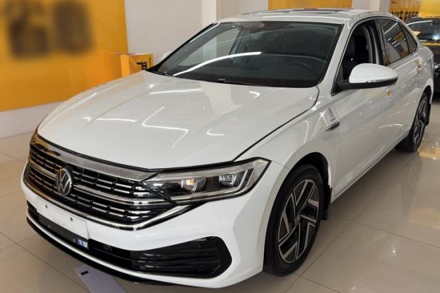 Używany Volkswagen Sagitar 2024 300TSI DSG Excellence Edition