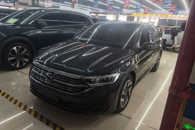 Ojetý Volkswagen Sagitar 2025 300TSI DSG Excellence Edition