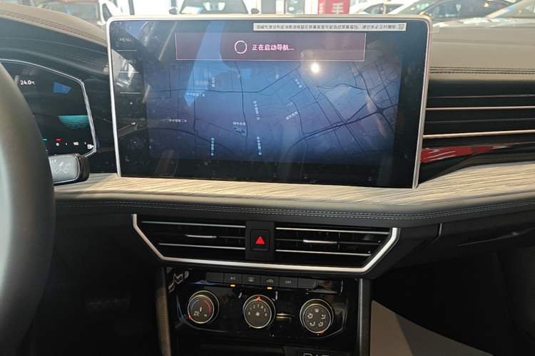 Used Volkswagen Sagitar 2025 Revised Version Three 300TSI DSG Excellence Edition Audio And AC Panel