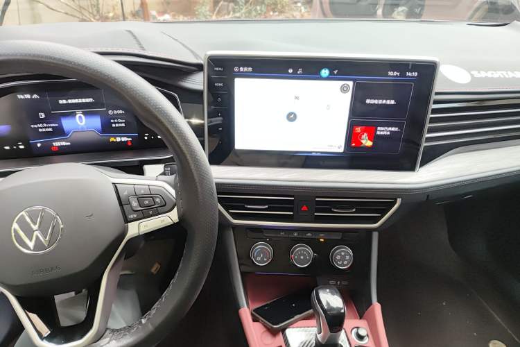Used Volkswagen Sagitar 2025 300TSI DSG Excellence Edition Audio And AC Panel