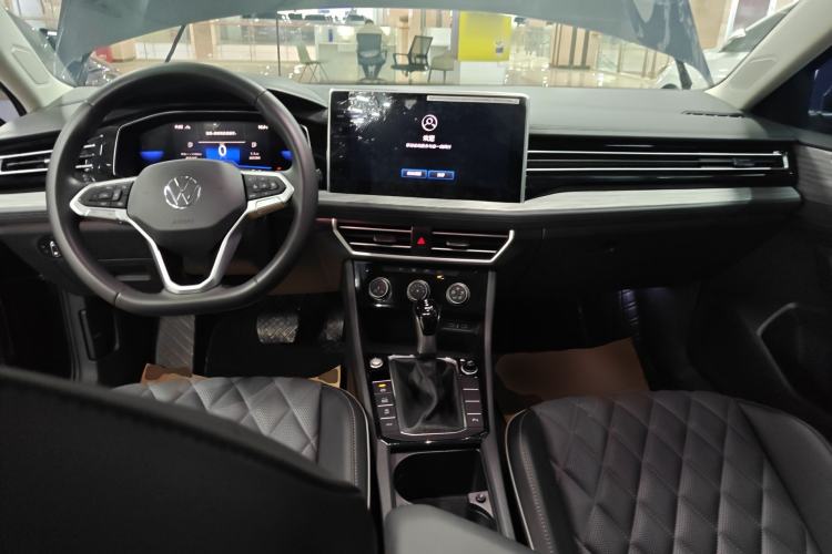 Used Volkswagen Sagitar 2025 300TSI DSG Excellence Edition Center Console