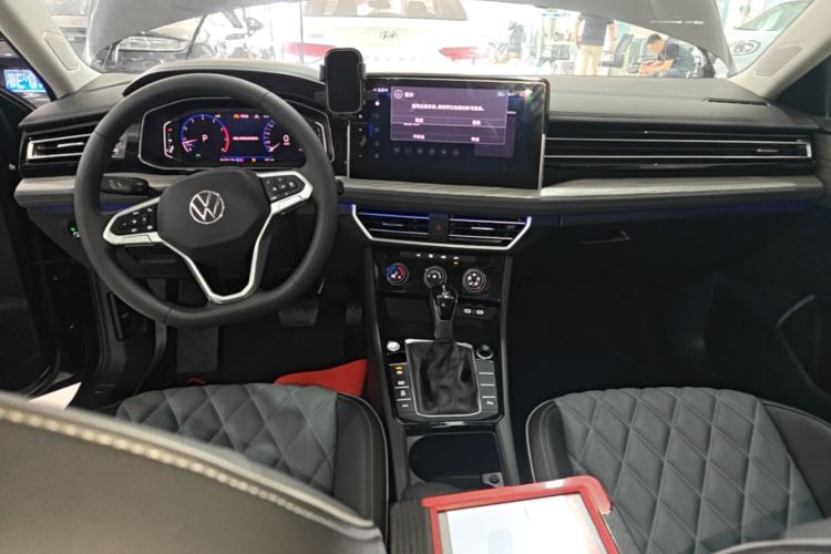 Used Volkswagen Sagitar 2025 Revised Version 2 300TSI DSG Excellence Edition Center Console