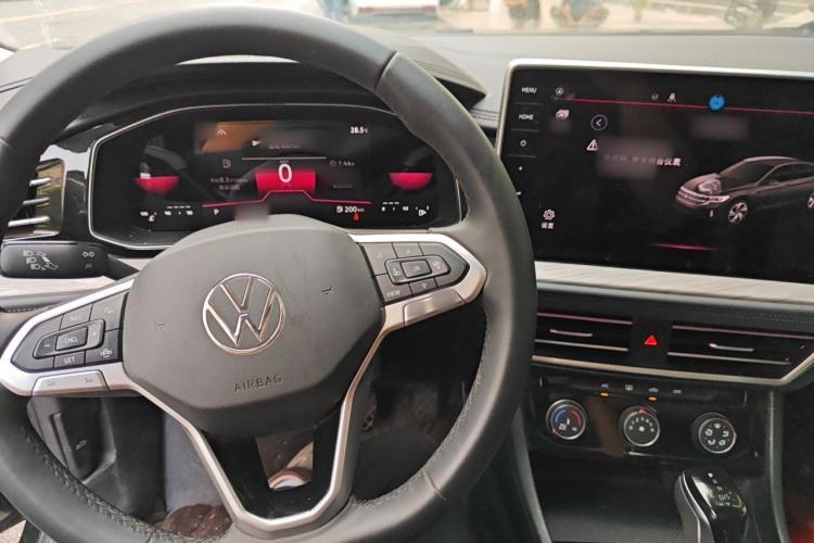 Used Volkswagen Sagitar 2025 300TSI DSG Excellence Edition Center Console