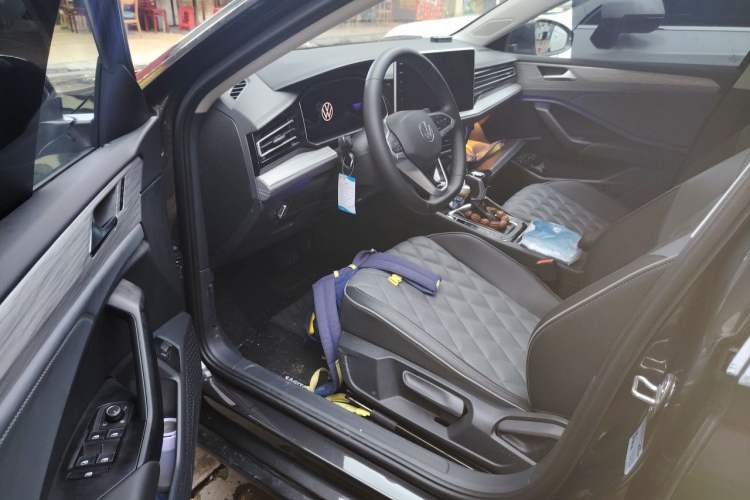Used Volkswagen Sagitar 2025 Revised Version Three 300TSI DSG Excellence Edition Driver Seat