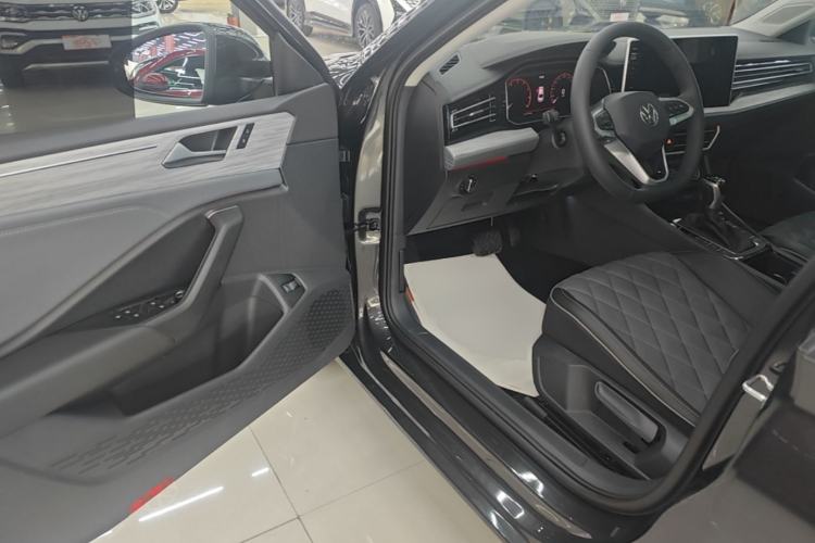 Used Volkswagen Sagitar 2025 300TSI DSG Excellence Edition Driver Seat