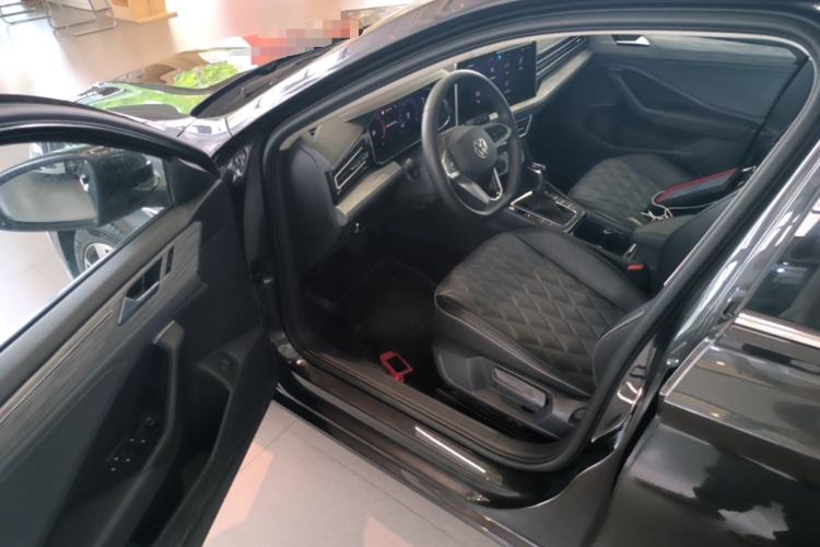 Used Volkswagen Sagitar 2025 300TSI DSG Excellence Edition Driver Seat