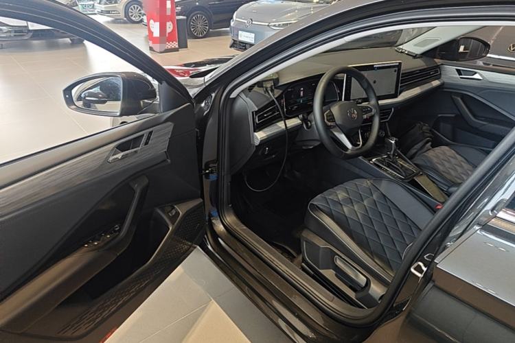 Used Volkswagen Sagitar 2025 Revised Version Three 300TSI DSG Excellence Edition Driver Seat