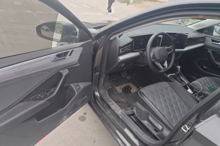 Used Volkswagen Sagitar 2025 300TSI DSG Excellence Edition Driver Seat
