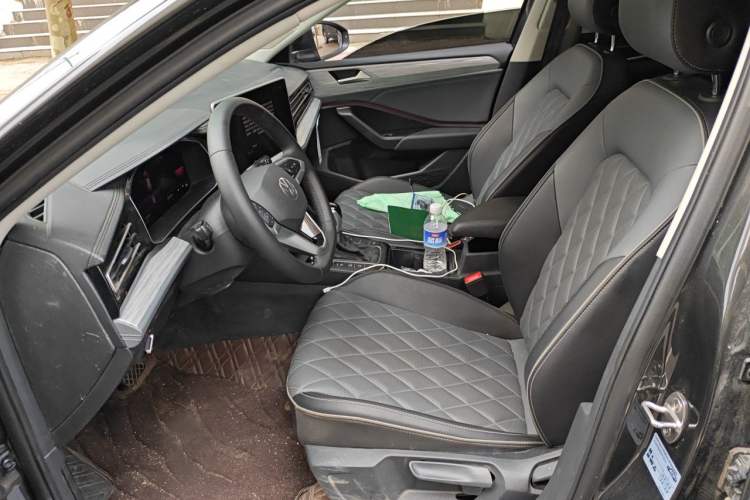 Used Volkswagen Sagitar 2025 300TSI DSG Excellence Edition Driver Seat