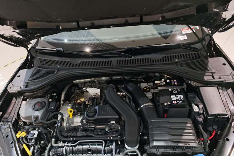 Used Volkswagen Sagitar 2025 Revised 300TSI DSG Excellence Edition Engine Bay