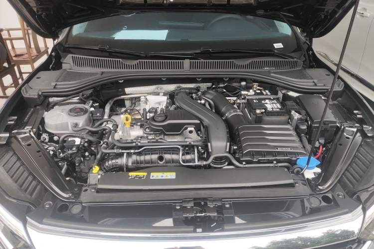 Used Volkswagen Sagitar 2025 300TSI DSG Excellence Edition Engine Bay