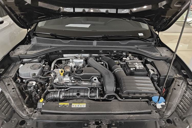 Used Volkswagen Sagitar 2025 Revised Version 2 300TSI DSG Excellence Edition Engine Bay