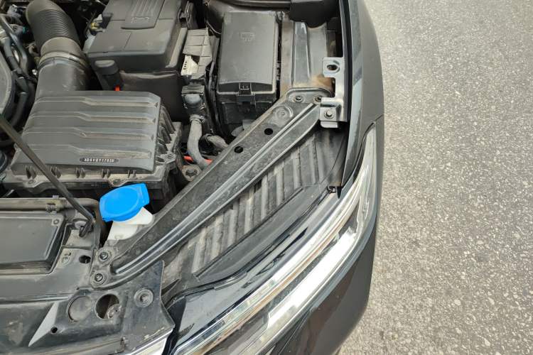 Used Volkswagen Sagitar 2025 300TSI DSG Excellence Edition Engine Bay Left