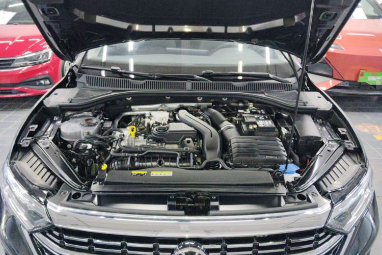 Used Volkswagen Sagitar 2025 Revised Version Three 300TSI DSG Excellence Edition Engine Bay
