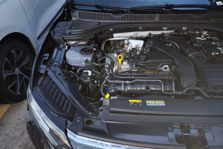 Used Volkswagen Sagitar 2025 Revised Version Three 300TSI DSG Excellence Edition Engine Bay Right