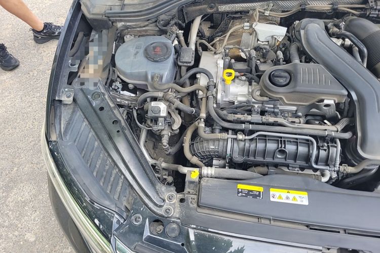 Used Volkswagen Sagitar 2025 300TSI DSG Excellence Edition Engine Bay Right