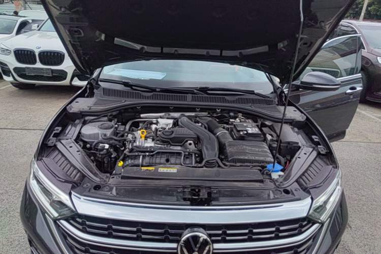 Used Volkswagen Sagitar 2025 Revised Version 2 300TSI DSG Excellence Edition Engine Bay