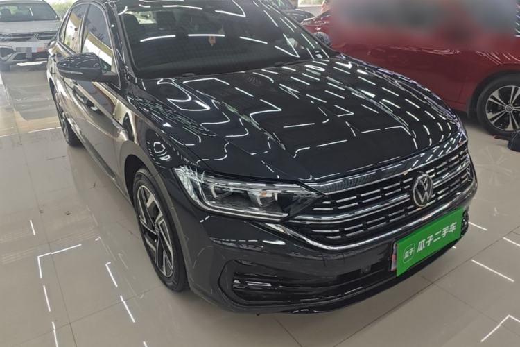 Used Volkswagen Sagitar 2025 300TSI DSG Excellence Edition Front Right 45 Deg