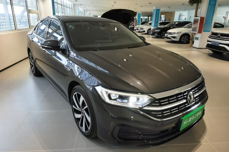 Used Volkswagen Sagitar 2025 Facelifted 300TSI DSG Excellence Edition Front Right 45 Deg