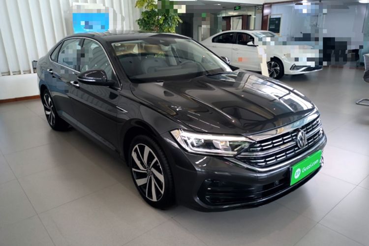 Used Volkswagen Sagitar 2025 300TSI DSG Excellence Edition Front Right 45 Deg