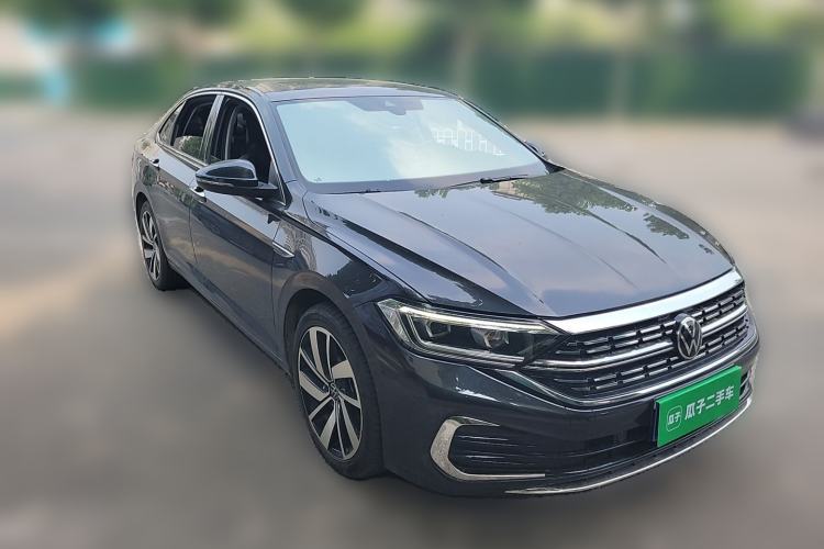 Used Volkswagen Sagitar 2025 300TSI DSG Excellence Edition Front Right 45 Deg