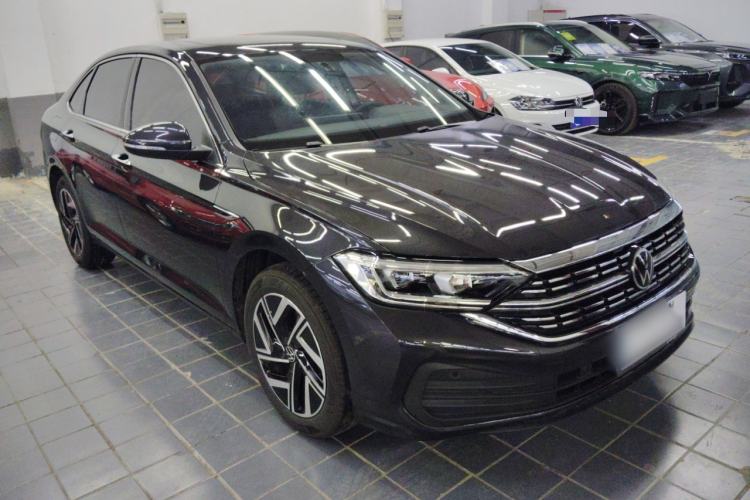 Used Volkswagen Sagitar 2025 Revised Version Three 300TSI DSG Excellence Edition Front Right 45 Deg