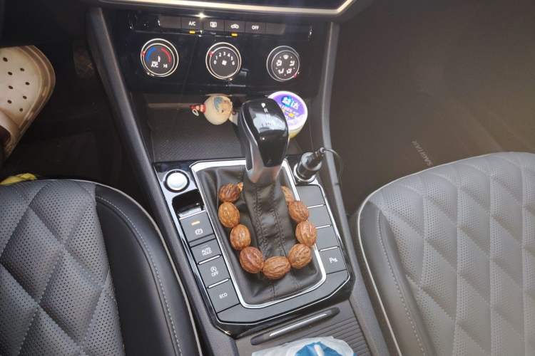 Used Volkswagen Sagitar 2025 Revised Version Three 300TSI DSG Excellence Edition Gear Lever