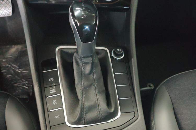 Used Volkswagen Sagitar 2025 Facelift 200TSI DSG Flyover Edition Gear Lever