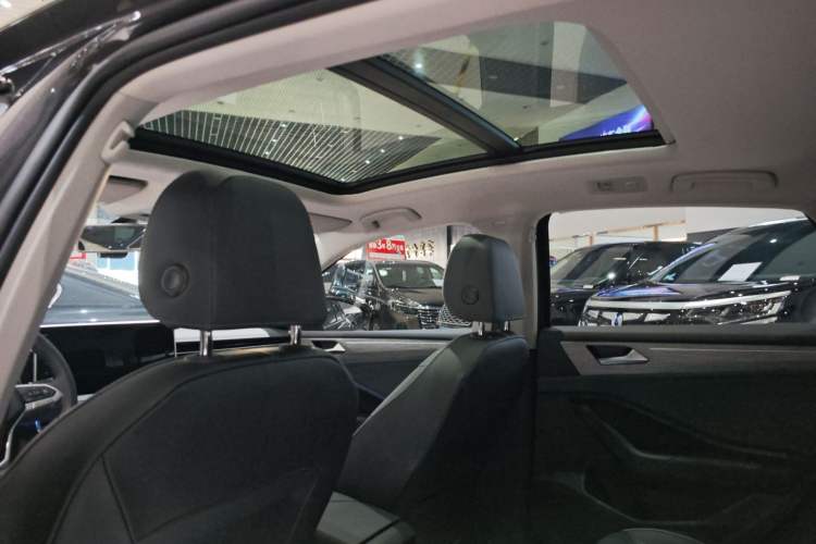 Used Volkswagen Sagitar 2025 Revised 300TSI DSG Excellence Edition Headliner