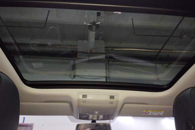 Used Volkswagen Sagitar 2025 Revised Version Three 300TSI DSG Excellence Edition Headliner
