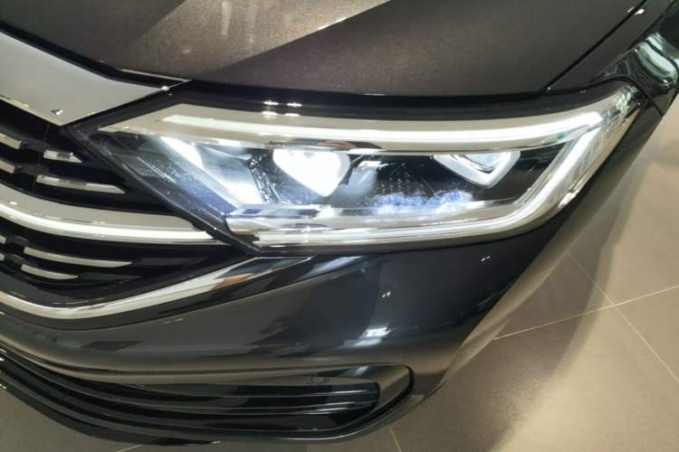 Used Volkswagen Sagitar 2025 Facelifted 300TSI DSG Excellence Edition Left Front Headlight