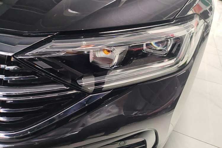 Used Volkswagen Sagitar 2025 300TSI DSG Excellence Edition Left Front Headlight