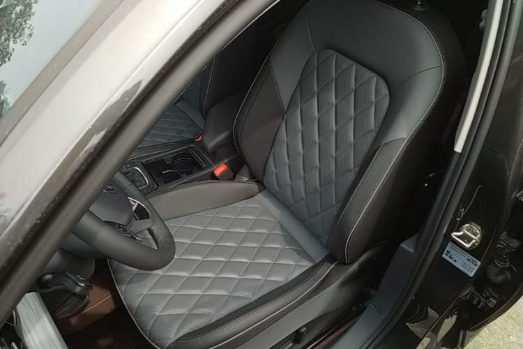 Used Volkswagen Sagitar 2025 Revised Version 2 300TSI DSG Excellence Edition Left Front Seat