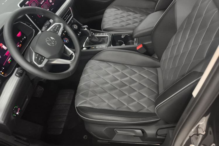 Used Volkswagen Sagitar 2025 300TSI DSG Excellence Edition Left Front Seat