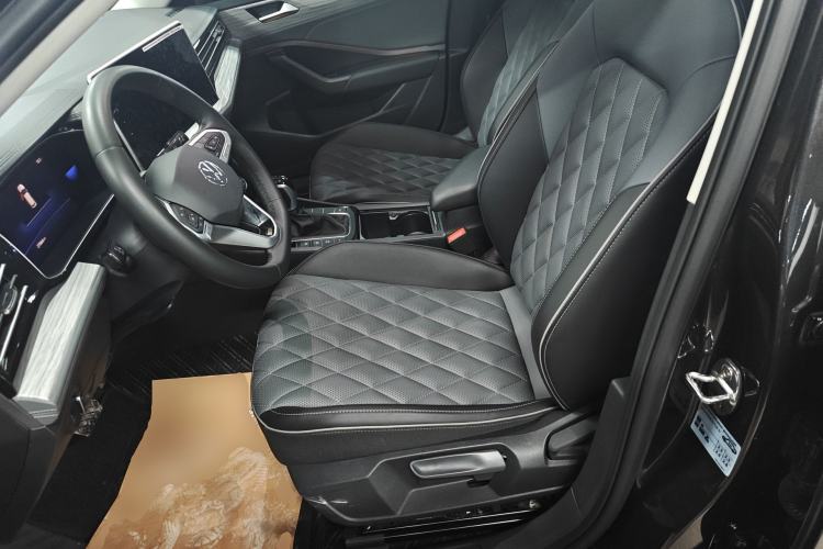 Used Volkswagen Sagitar 2025 300TSI DSG Excellence Edition Left Front Seat