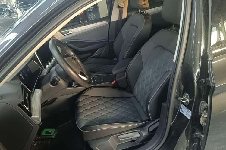 Used Volkswagen Sagitar 2025 300TSI DSG Excellence Edition Left Front Seat
