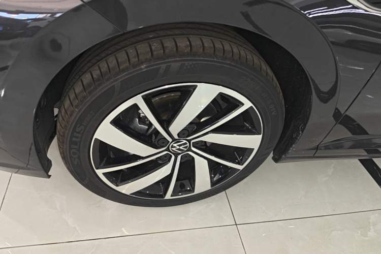 Used Volkswagen Sagitar 2025 Revised Version 2 300TSI DSG Excellence Edition Left Front Wheel Hub