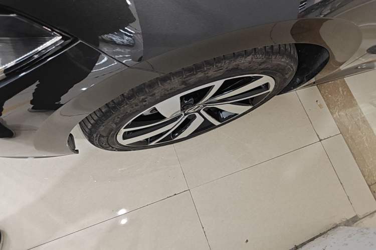 Used Volkswagen Sagitar 2025 Revised Version 2 300TSI DSG Excellence Edition Left Front Wheel Hub